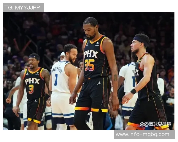 布克半场表现平平仅得8分2板5助球队状态堪忧需加强进攻效率