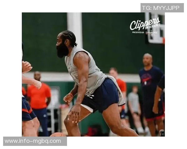 小卡称赞训练营表现出色年轻球员防守沟通能力显著提升