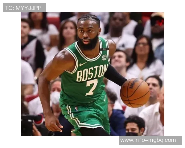 杰伦布朗半场表现平平7投3中三分命中率高但仅得8分助力球队需更努力 杰伦布朗半场表现平平7投3中三分命中率高但仅得8分助力球队需更努力